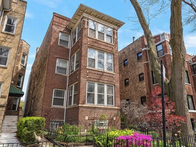 property at 1432 W Jonquil Terrace