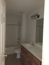 400 Wabarto Way in Nicholasville, KY - Foto de edificio - Building Photo