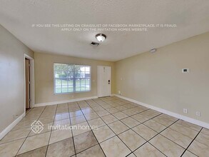 127 Dove Cir in Royal Palm Beach, FL - Building Photo - Building Photo