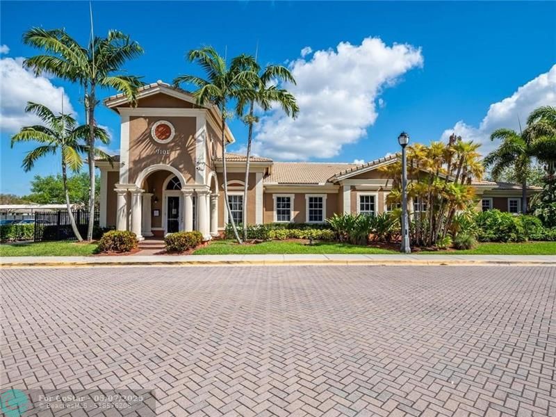 9064 Plymouth Pl in Tamarac, FL - Building Photo