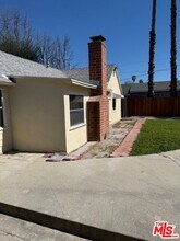 17400 Cantlay St in Los Angeles, CA - Building Photo - Building Photo