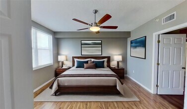 6495 Shoreline Dr, Unit 8104 in St. Petersburg, FL - Building Photo - Building Photo