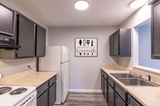 Vanderbilt Place Apartments in Toledo, OH - Foto de edificio - Building Photo