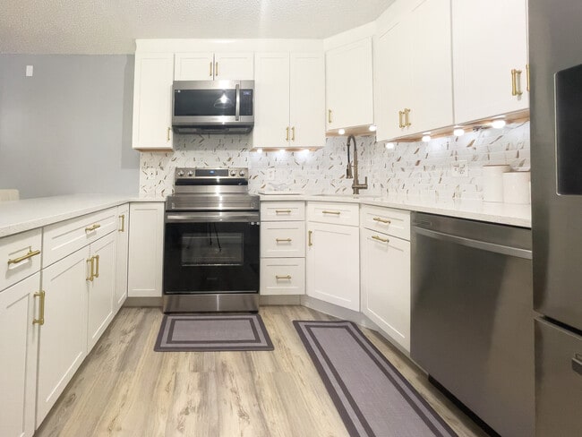 340 Knotty Pine Cir, Unit B2 in Greenacres, FL - Building Photo - Building Photo