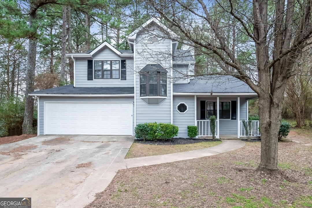 951 Forest Pointe Way in Jonesboro, GA - Building Photo