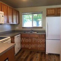 1748 SW Kalama Ave in Redmond, OR - Building Photo - Building Photo