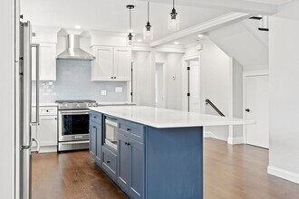 9 Noble St-Unit -9 in Newton, MA - Building Photo - Building Photo