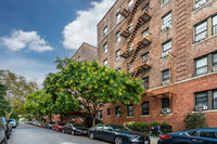 4739 40th St in Long Island City, NY - Foto de edificio - Building Photo