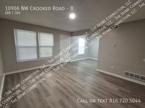 10906 NW Crooked Rd in Kansas City, MO - Building Photo - Building Photo