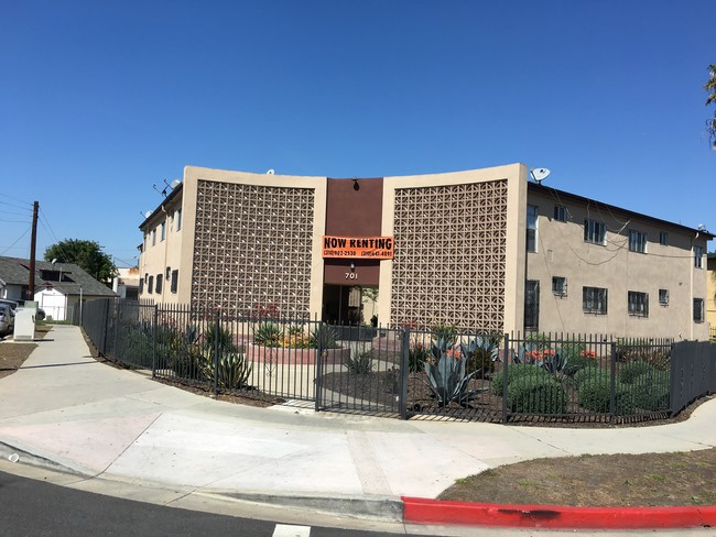 701 N Market St, Unit # 9 in Inglewood, CA - Foto de edificio - Building Photo