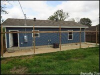 306 Barnes St photo'