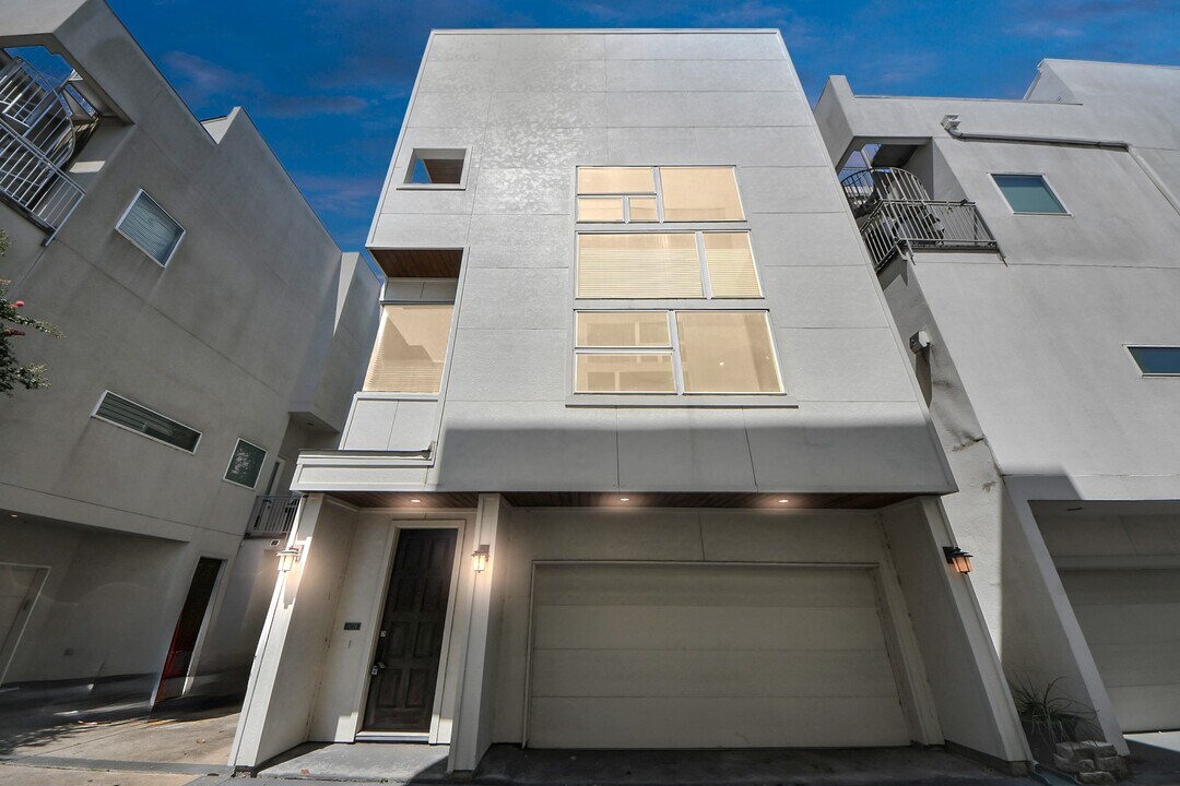 1822 Southmore Blvd in Houston, TX - Building Photo