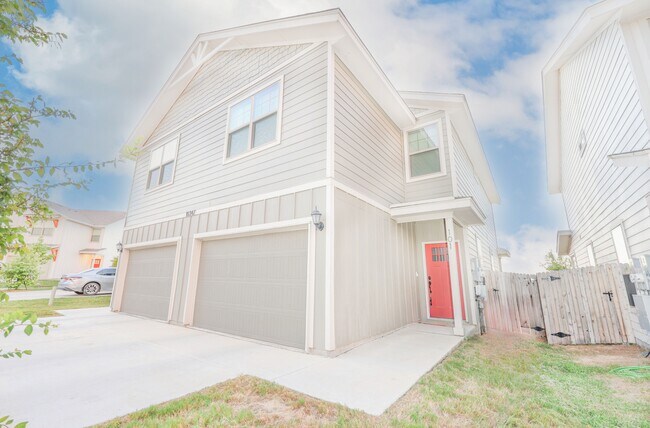 10347 Lynwood Branch in San Antonio, TX - Building Photo - Building Photo