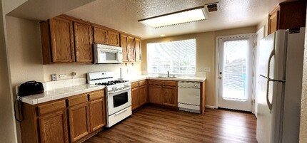 809 Daniels Ave in Vallejo, CA - Foto de edificio - Building Photo