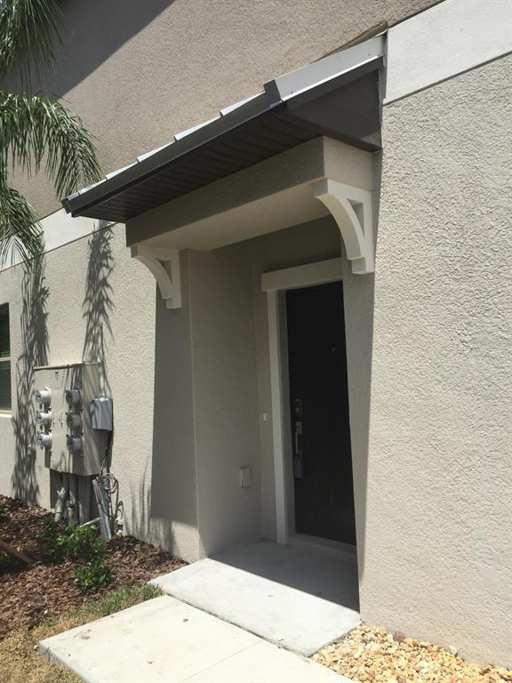 9618 Pembrooke Pines Dr in Sun City Center, FL - Building Photo - Building Photo