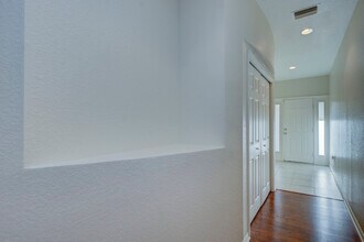 1800 Bayshore Way in Clearwater, FL - Building Photo - Building Photo