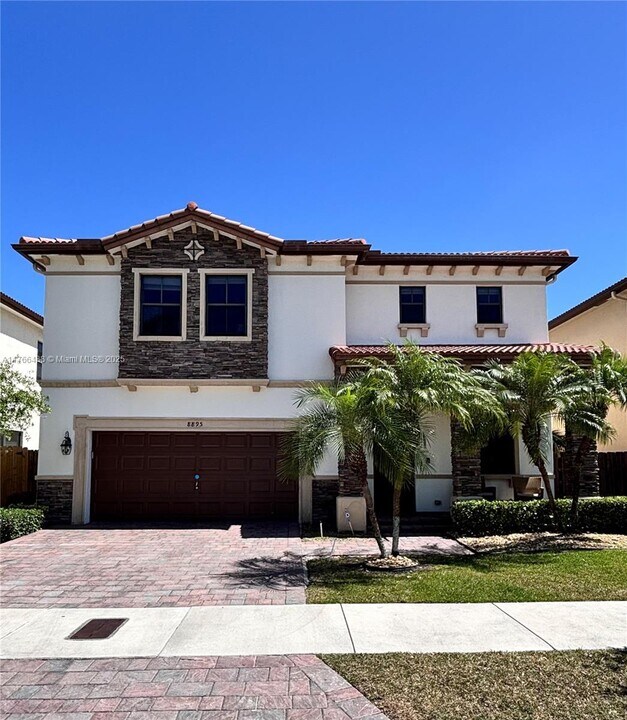 8895 NW 99th Ct in Miami, FL - Building Photo
