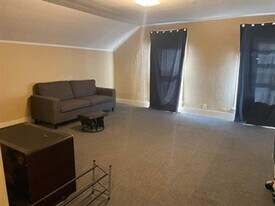 340 4th Ave in Menominee, MI - Building Photo