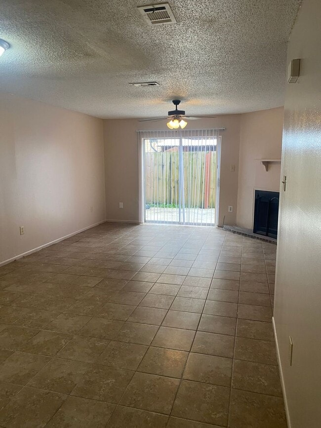 8911 GSRI Ave in Baton Rouge, LA - Building Photo - Building Photo