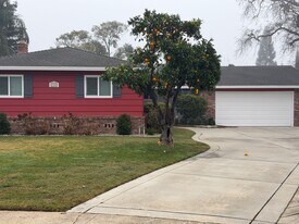 2840 La Colina Way in Carmichael, CA - Building Photo