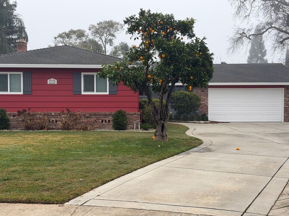 2840 La Colina Way in Carmichael, CA - Building Photo