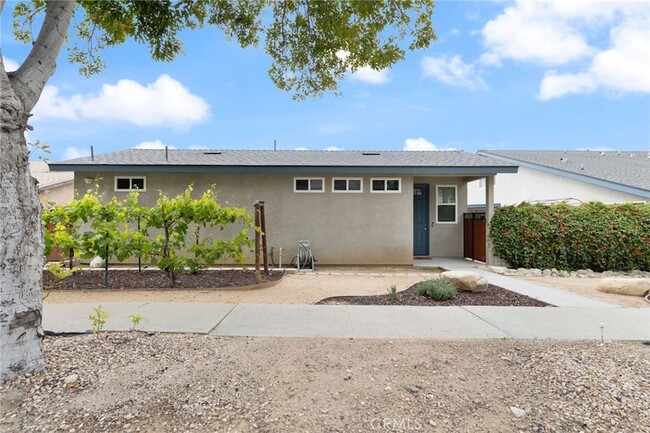 property at 1572 Coolcrest Ave