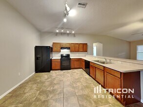 11464 Exmore St in Spring Hill, FL - Building Photo - Building Photo