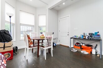 78 Forest St in Boston, MA - Foto de edificio - Building Photo