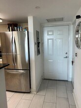 3000 Coral Way, Unit 1117 in Coral Gables, FL - Foto de edificio - Building Photo