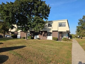 1506 Cortland Dr in Newburgh, NY - Foto de edificio - Building Photo