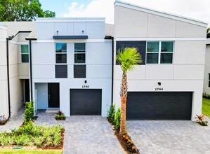 1740 Lindley St in West Palm Beach, FL - Building Photo - Building Photo