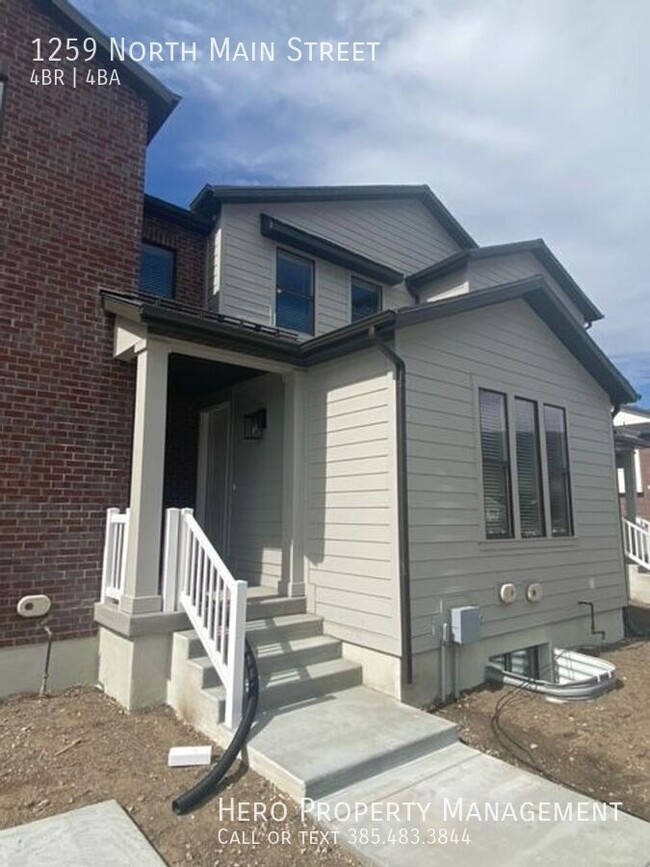 property at 1259 N Main St