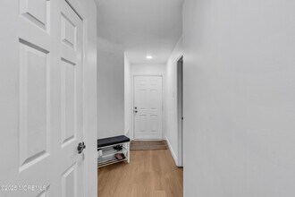 127 Evergreen Ct in Freehold, NJ - Building Photo - Building Photo