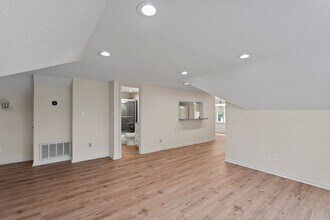 4206 Southern Pkwy in Louisville, KY - Building Photo - Building Photo