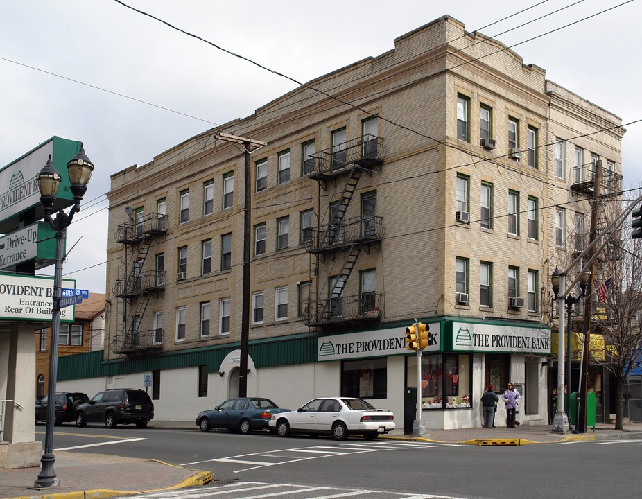 6002 Broadway in West New York, NJ - Building Photo