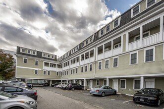 105 2nd St, Unit PH11 in Cambridge, MA - Foto de edificio - Building Photo