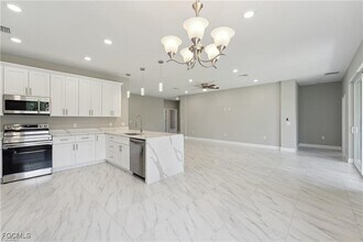 1040 Milwaukee Blvd in Lehigh Acres, FL - Building Photo - Building Photo