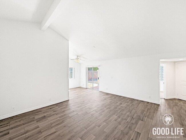 2732 Cameron Pl in Escondido, CA - Building Photo - Building Photo