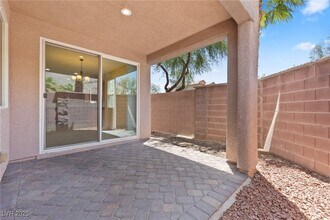 10581 Hamdem Ave in Las Vegas, NV - Building Photo - Building Photo