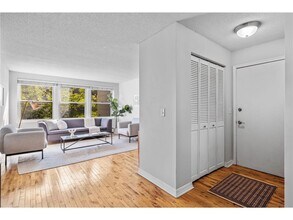 821 Douglas Ave in Minneapolis, MN - Building Photo - Building Photo