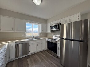 920 S Pine Hill Dr in Decatur, IL - Building Photo - Building Photo