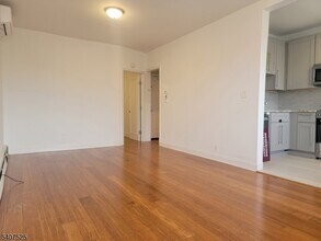 24 E Price St in Linden, NJ - Building Photo - Building Photo