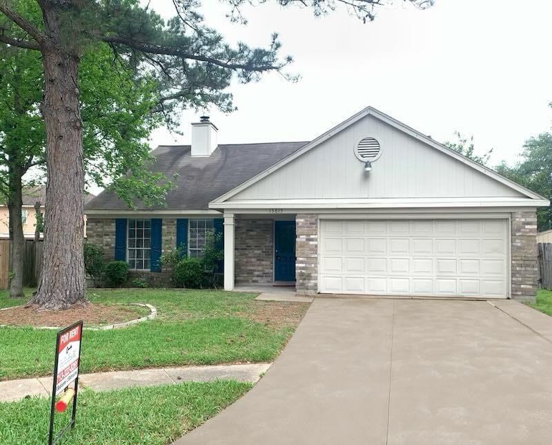 13815 Glade Hollow Dr in Houston, TX - Building Photo