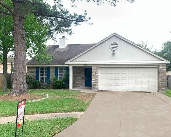 property at 13815 Glade Hollow Dr
