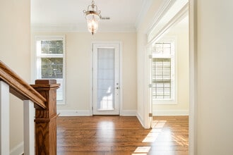 1025 N Sharon Amity Rd in Charlotte, NC - Building Photo - Building Photo