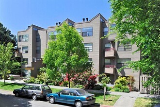 Washington Court in Seattle, WA - Building Photo - Building Photo