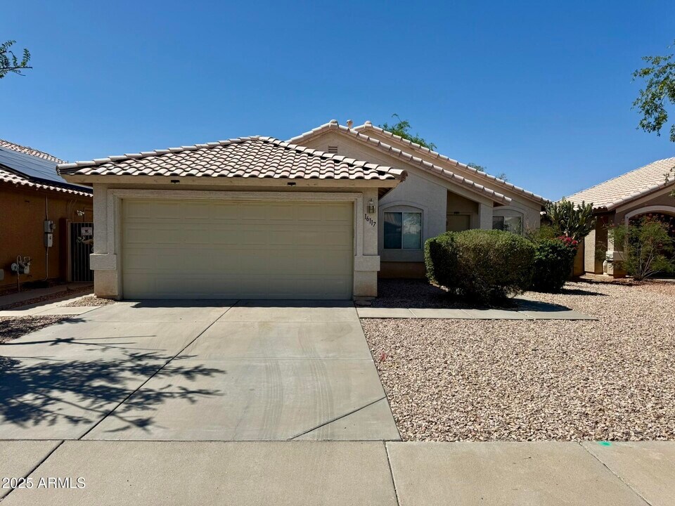 16117 W Madison St in Goodyear, AZ - Foto de edificio