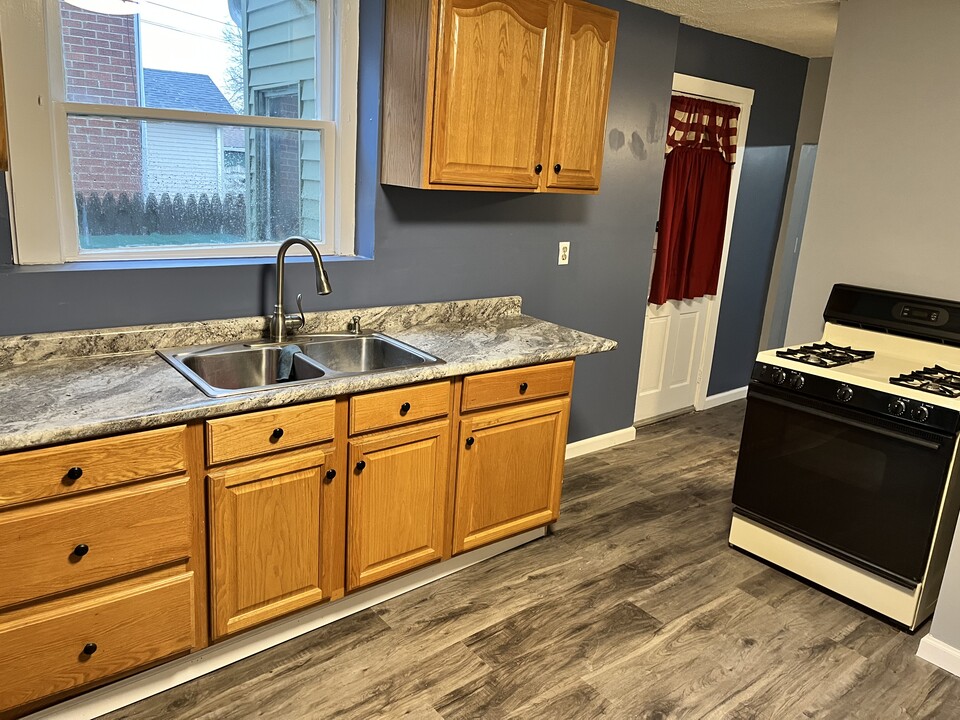 52 S 7th Ave, Unit 52 S. 7th #5 Beech Grove in Beech Grove, IN - Building Photo