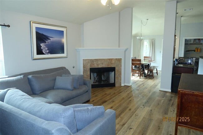 305 Duprie Dr in Brenham, TX - Building Photo - Building Photo