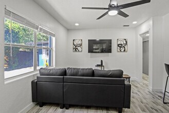 1422 Dauphin Ln in Orlando, FL - Building Photo - Building Photo